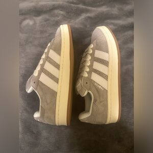 Adidas Campus in grey